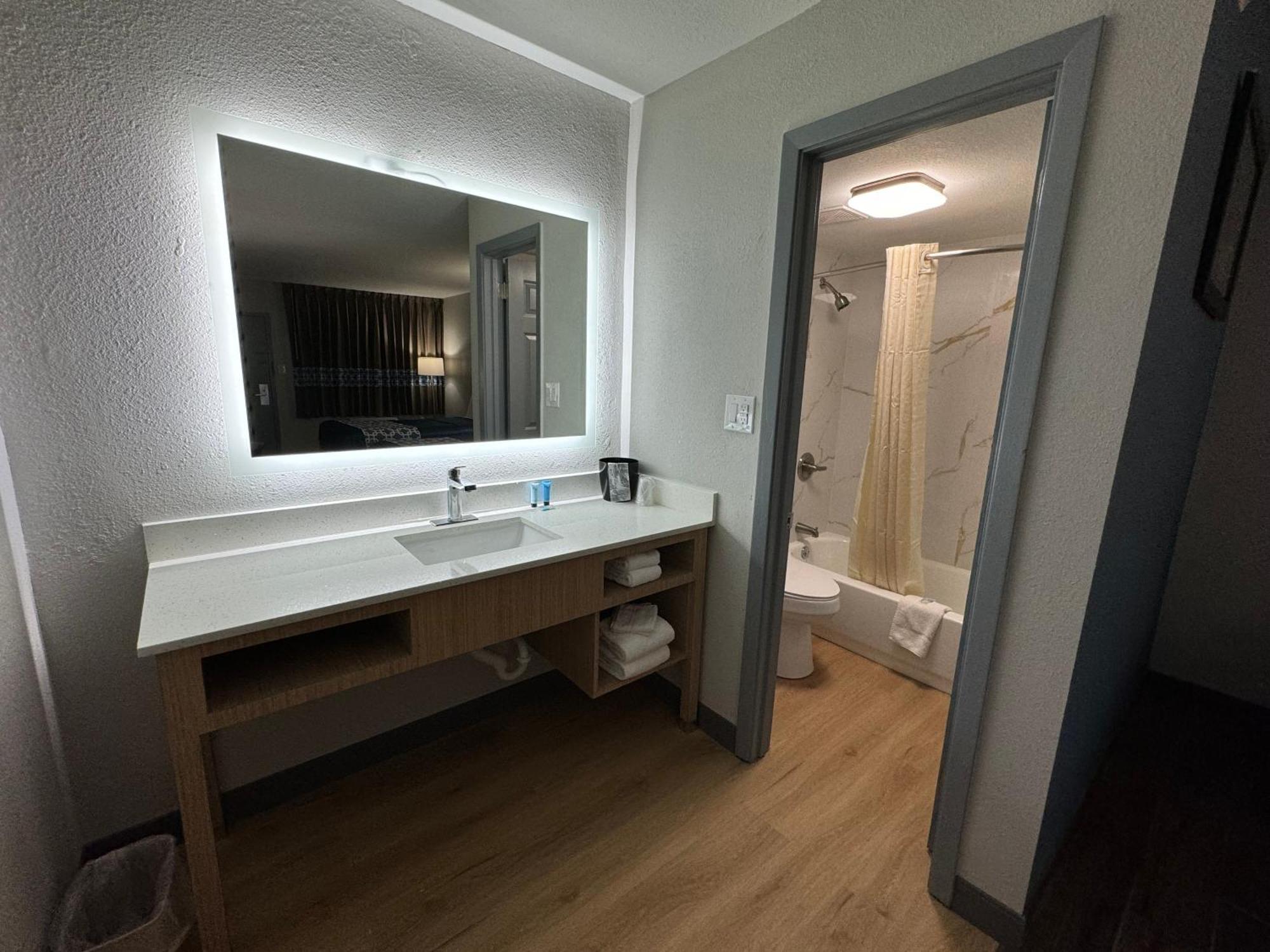 Travelodge By Wyndham Gainesville Exteriér fotografie