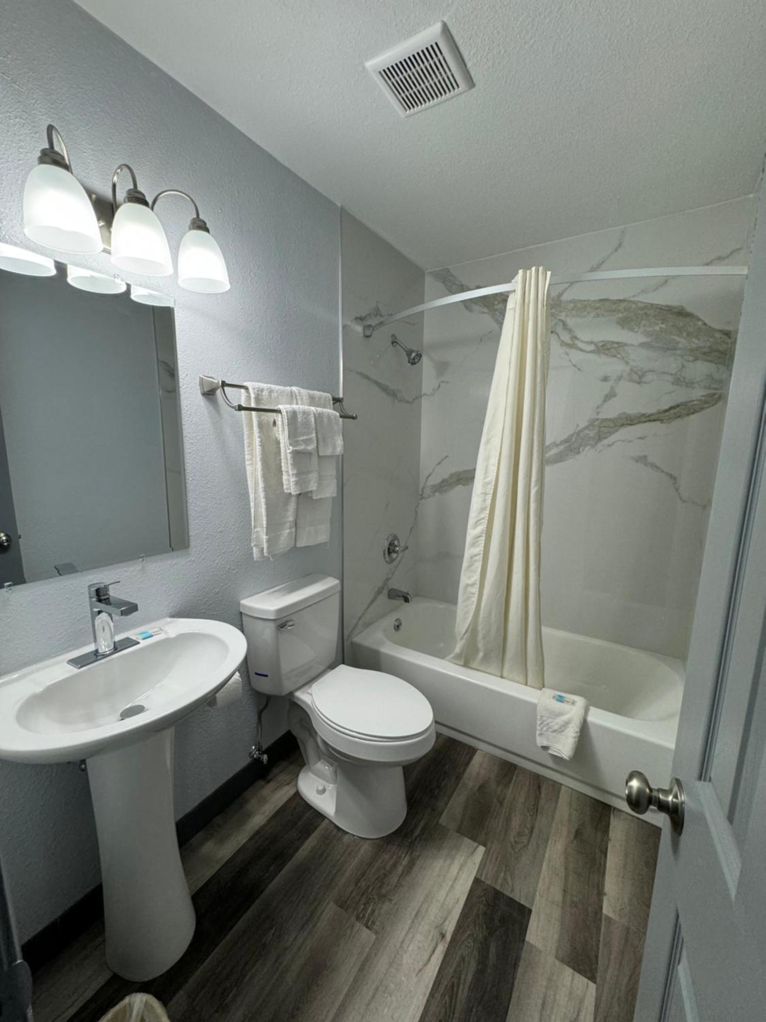 Travelodge By Wyndham Gainesville Exteriér fotografie