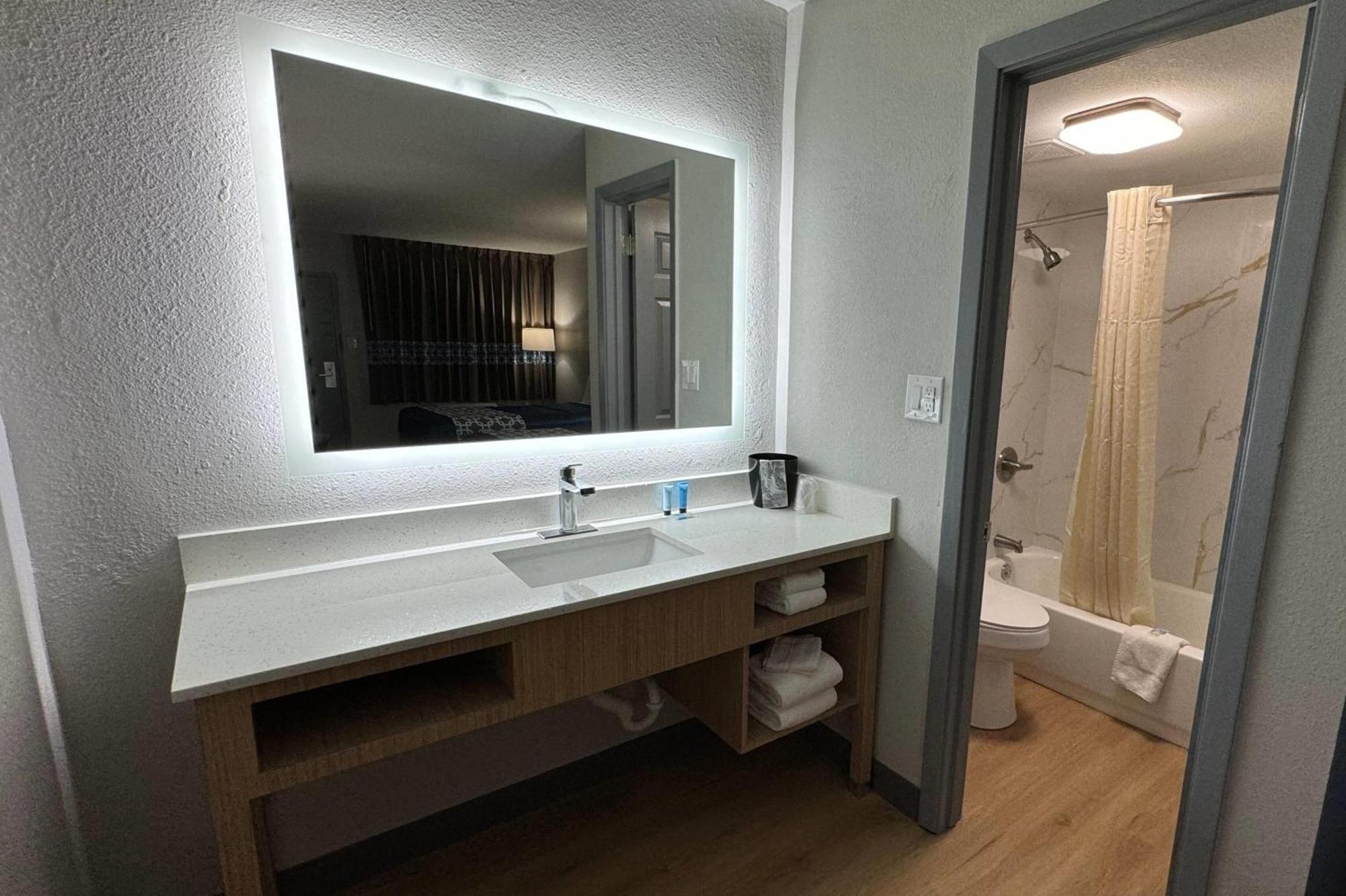 Travelodge By Wyndham Gainesville Exteriér fotografie